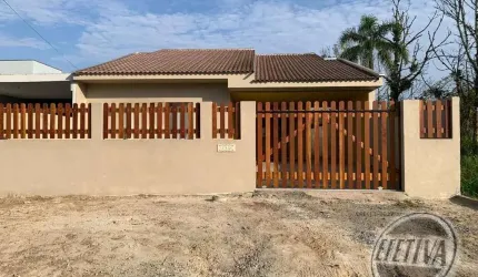 Casa para venda em Guaratuba de 197.00m² com 4 Quartos, 4 Suites e 3 Garagens