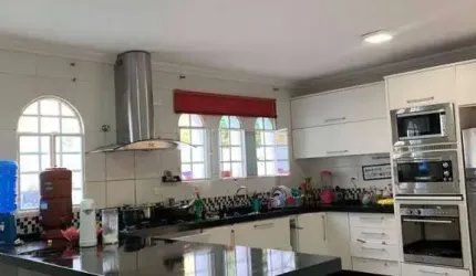 Sobrado para venda em Vila Nova Socorro de 450.00m² com 4 Quartos, 1 Suite e 4 Garagens