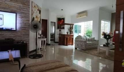 Casa para venda em Ipanema de 209.00m² com 3 Quartos, 2 Suites e 2 Garagens