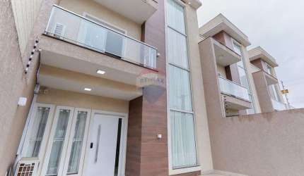 Sobrado para venda em Pinheirinho de 240.00m² com 3 Quartos, 1 Suite e 4 Garagens