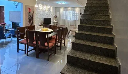 Casa para venda em Vila Lavínia de 174.00m² com 3 Quartos, 1 Suite e 2 Garagens