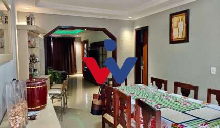 Sobrado para venda em Campo De Santana de 240.00m² com 3 Quartos, 1 Suite e 2 Garagens