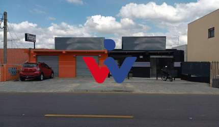 Sobrado para venda em Iguaçu de 297.00m² com 3 Quartos e 4 Garagens