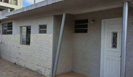 Casa para alugar em São José de 353.00m² com 2 Quartos, 1 Suite e 1 Garagem