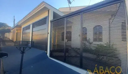 Casa para venda em Jardim Nova São Carlos de 160.00m² com 4 Quartos, 2 Suites e 3 Garagens