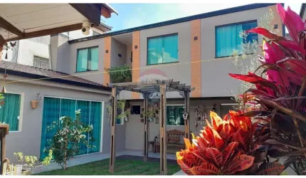 Sobrado para venda em Xaxim de 237.71m² com 6 Quartos