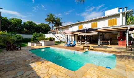 Casa para venda em Caxambu de 1090.00m² com 3 Quartos, 1 Suite e 4 Garagens