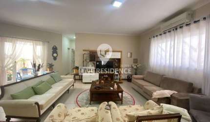 Casa para venda em Giardino D' Itália de 238.00m² com 4 Quartos, 1 Suite e 4 Garagens
