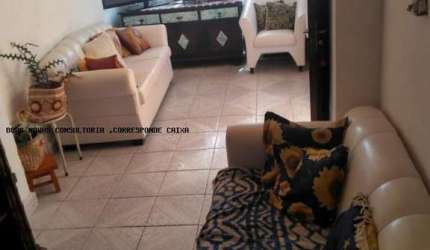 Sobrado para venda em Centro de 156.00m² com 3 Quartos e 3 Garagens