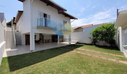 Casa para venda em Jardim Cambuí de 203.00m² com 3 Quartos, 1 Suite e 6 Garagens