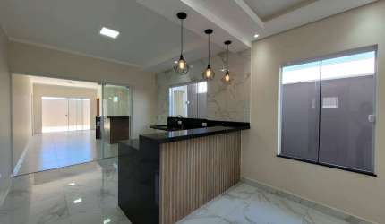 Casa para venda em Residencial Lívia de 156.00m² com 3 Quartos, 1 Suite e 2 Garagens