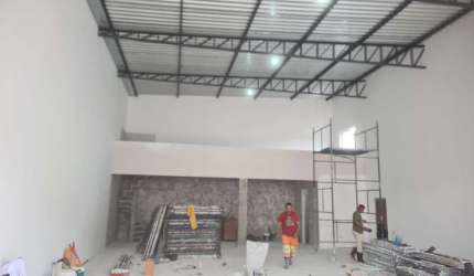 Galpão / Depósito / Armazém para alugar em Vila Barros de 180.00m² com 1 Quarto e 3 Garagens