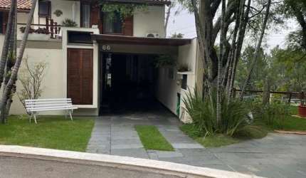 Casa para venda em Alphaville de 176.00m² com 3 Quartos, 1 Suite e 2 Garagens