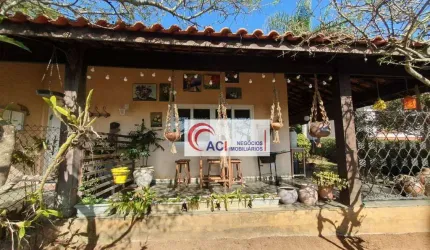 Casa de Condomínio para venda em Granja Viana de 241.00m² com 4 Quartos, 2 Suites e 9 Garagens