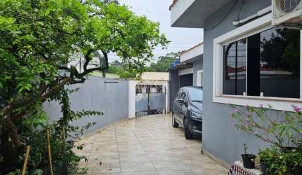 Casa para venda em Dos Casa de 250.00m² com 7 Quartos e 5 Garagens