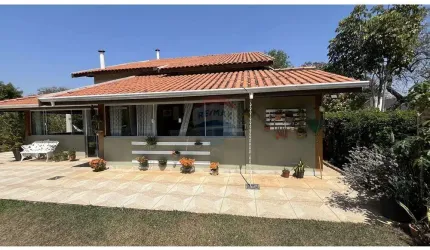Chácara para venda em Jardim Dos Laranjais de 187.68m² com 4 Quartos, 2 Suites e 4 Garagens