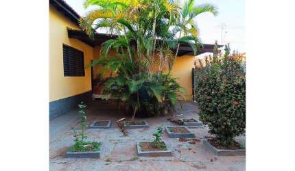 Casa para venda em Labaté de 300.00m² com 2 Quartos e 1 Garagem