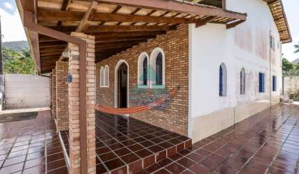 Casa para venda em Praia Da Lagoinha de 248.00m² com 5 Quartos, 3 Suites e 3 Garagens