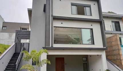Casa para venda em Jardim São Pedro de 240.00m² com 3 Quartos, 3 Suites e 4 Garagens
