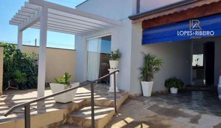 Casa para venda em Lívia de 96.00m² com 2 Quartos, 1 Suite e 2 Garagens