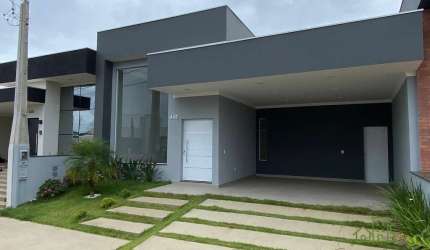 Casa para venda em Lívia Iii de 170.00m² com 3 Quartos, 3 Suites e 3 Garagens