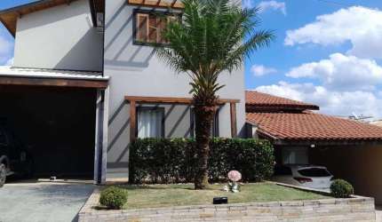 Sobrado para venda em Jardim Hípica Pinheiro de 250.00m² com 3 Quartos, 1 Suite e 2 Garagens