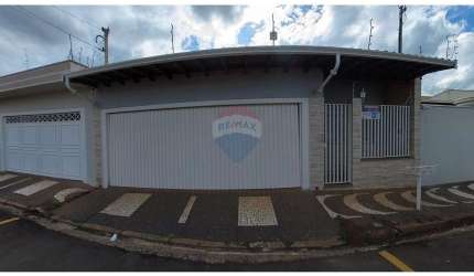 Casa para venda em Vila Queiroz de 197.00m² com 3 Quartos, 1 Suite e 2 Garagens