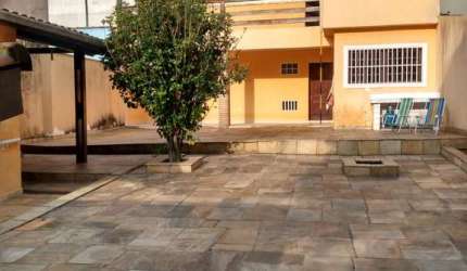 Sobrado para venda em Centro de 174.00m² com 2 Quartos, 1 Suite e 2 Garagens