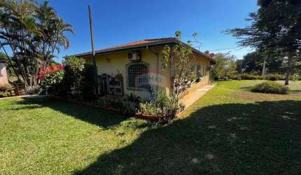 Chácara para venda em Chácara Recreio Alvorada de 216.00m² com 3 Quartos, 1 Suite e 4 Garagens