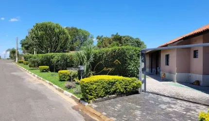 Casa de Condomínio para venda em Parque Xangrilá de 150.00m² com 3 Quartos, 1 Suite e 2 Garagens
