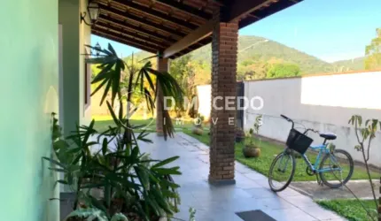 Casa para venda em Praia Da Lagoinha de 470.00m² com 3 Quartos, 1 Suite e 6 Garagens