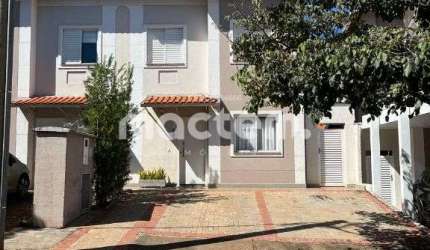 Sobrado para venda em Vila Do Golf de 103.00m² com 3 Quartos, 1 Suite e 2 Garagens