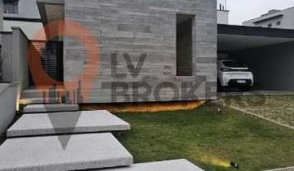 Casa para venda em Condominio Mosaico Essence de 300.00m² com 3 Quartos, 3 Suites e 4 Garagens