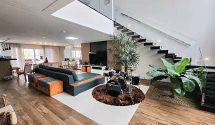 Casa para alugar em Anchieta de 420.00m² com 4 Quartos, 3 Suites e 5 Garagens