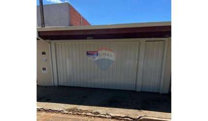 Casa para venda em Jardim Serelepe de 120.00m² com 2 Quartos e 2 Garagens