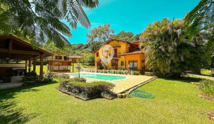 Casa para venda em Condomínio Itaembu de 458.00m² com 3 Quartos, 2 Suites e 17 Garagens