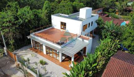 Casa para venda em Itamambuca de 273.00m² com 4 Quartos, 4 Suites e 2 Garagens