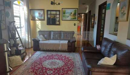 Casa para venda em Parque Ouro Fino de 279.00m² com 4 Quartos, 1 Suite e 2 Garagens