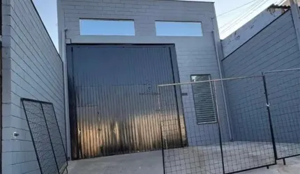 Galpão / Depósito / Armazém para alugar em Jardim Piazza Di Roma de 300.00m²