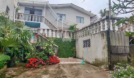 Casa para venda em Santa Cândida de 80.00m² com 3 Quartos e 3 Garagens