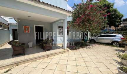 Casa para venda em Vila da Penha de 125.00m² com 3 Quartos, 1 Suite e 4 Garagens