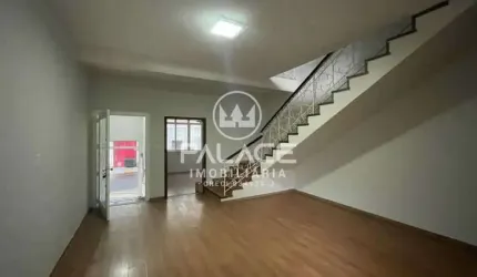 Casa para alugar em Centro de 180.00m² com 4 Quartos, 1 Suite e 5 Garagens
