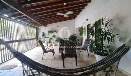 Casa para venda em Conjunto Habitacional São Deocleciano de 170.00m² com 2 Quartos, 1 Suite e 2 Garagens