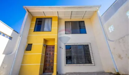 Casa para venda em Hauer de 190.00m² com 4 Quartos, 1 Suite e 3 Garagens