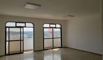 Apartamento para alugar em Centro de 200.00m² com 3 Quartos, 1 Suite e 3 Garagens