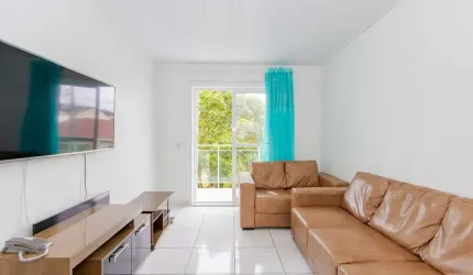 Casa para venda em Ganchinho de 180.00m² com 4 Quartos, 1 Suite e 2 Garagens