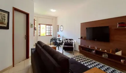 Casa de Condomínio para venda em Cotia de 320.00m² com 5 Quartos, 2 Suites e 3 Garagens