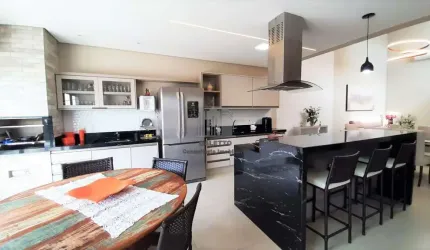 Casa para venda em Roncáglia de 300.00m² com 3 Quartos, 3 Suites e 4 Garagens