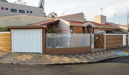 Casa para venda em Jardim Abolição De Lourenço Dias de 182.44m² com 4 Quartos, 1 Suite e 3 Garagens