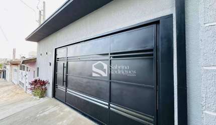 Casa para venda em Jardim Veneza de 113.00m² com 3 Quartos, 1 Suite e 2 Garagens